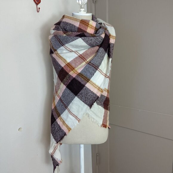 Shiraleah Chicago Plaid Blanket Scarf Shawl Flannel Cottage Core - Picture 7 of 7